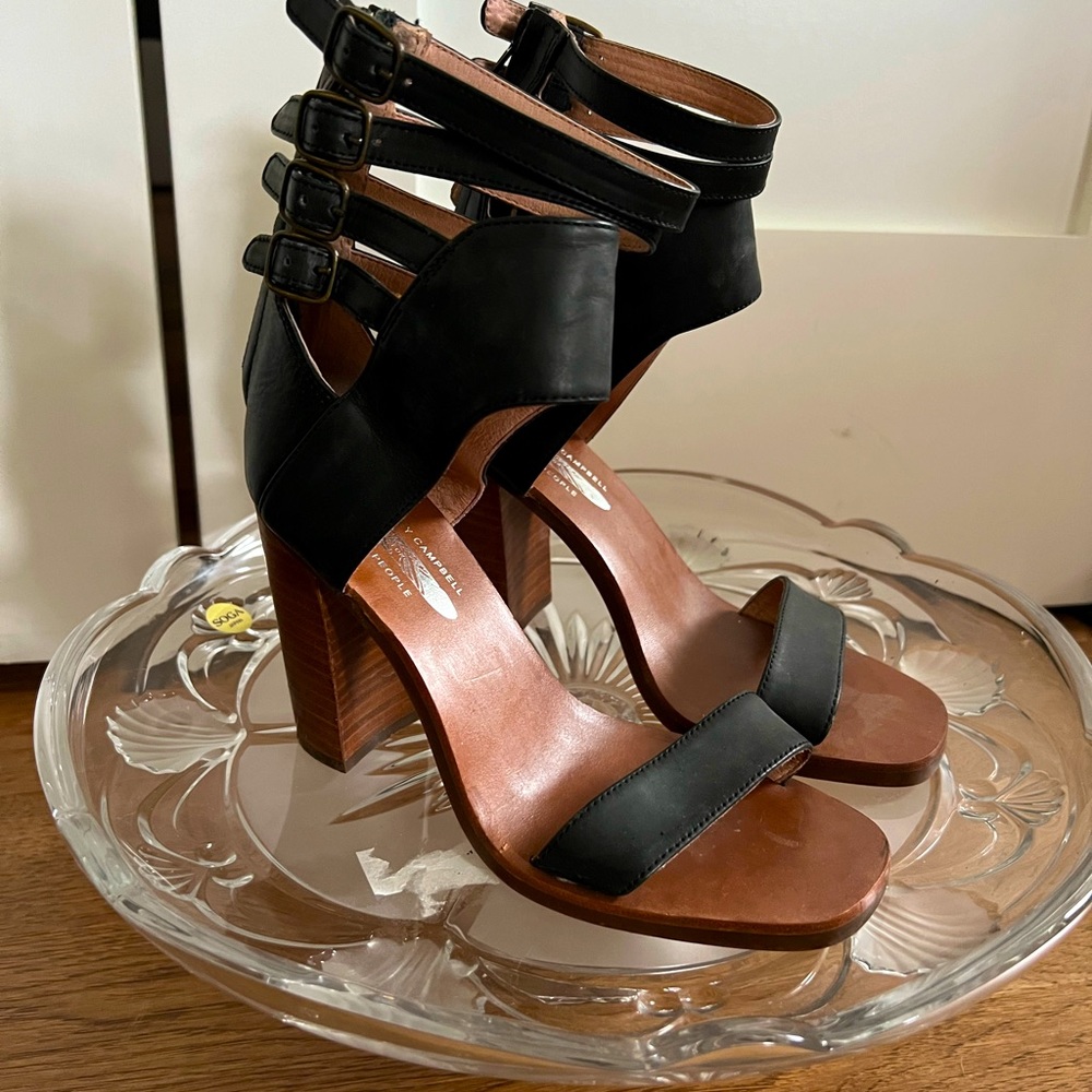 Sexy Jeffrey Campbell Black Leather Strap Sandals - Size 7
